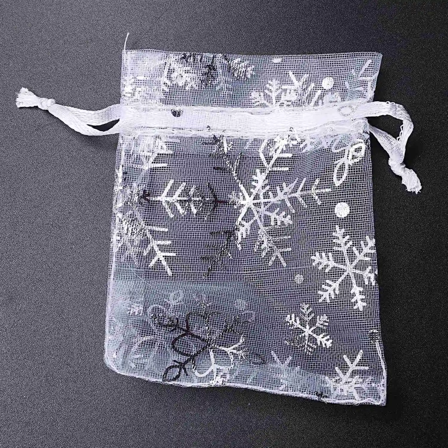 

100 PCS Organza Wedding Gift Bags Drawstring Jewelry Pouch Bags Silver White Snowflakes Printed Sheer Party Favor Bags