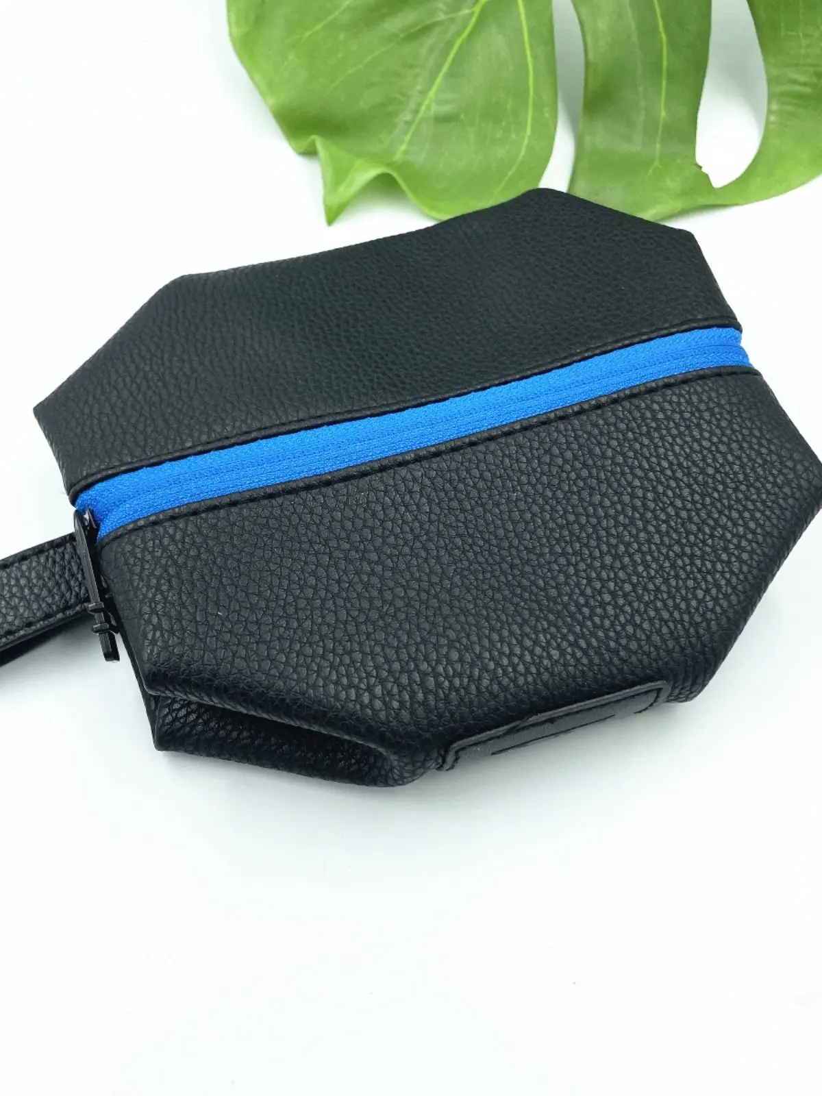 Tum Men's Leather Handbag Casual Large Capacity Storage Bag Portable Men's Bag Business Leisure Cowhide Handheld Bag