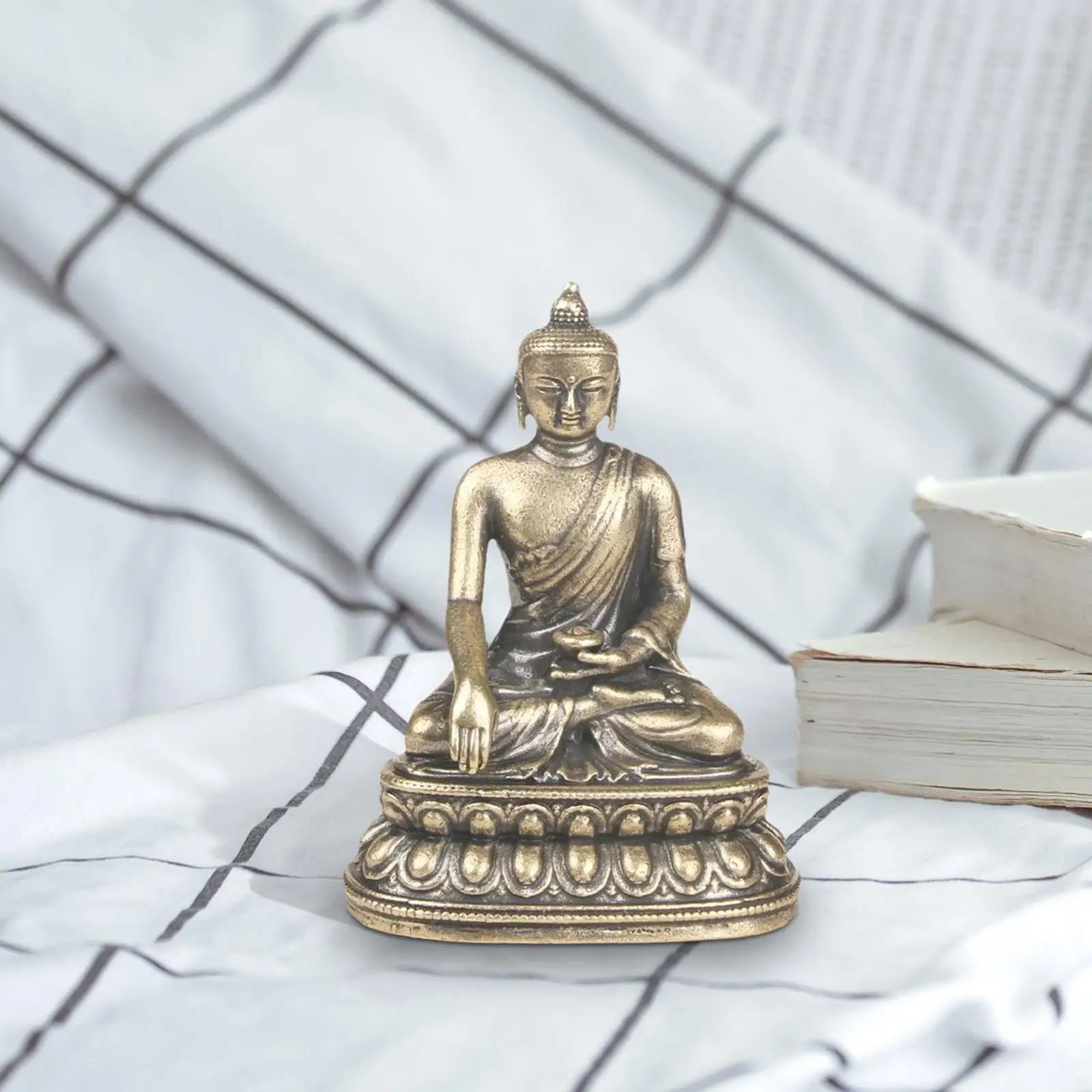 Buddha Indoor Statue Traditional Collectible Enlightenment Compassion and Mercy for Entryway Living Room Temple Home Showpiece