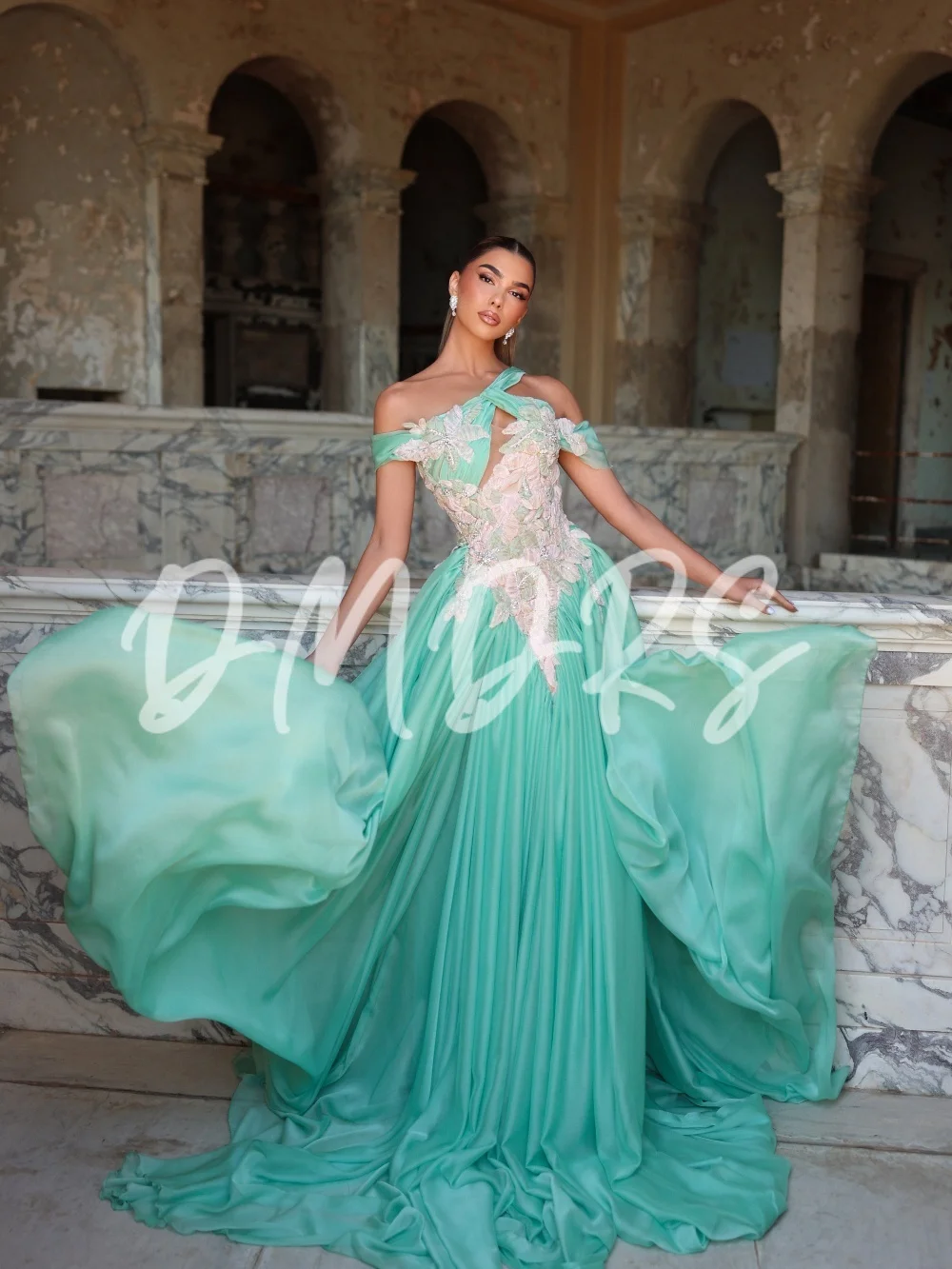 

Charming Off Shoulder Evening Dress Elegant Sleeveless Beaded Party Gown Classic Applique Floor Length Party Dresses فساتين سهرة
