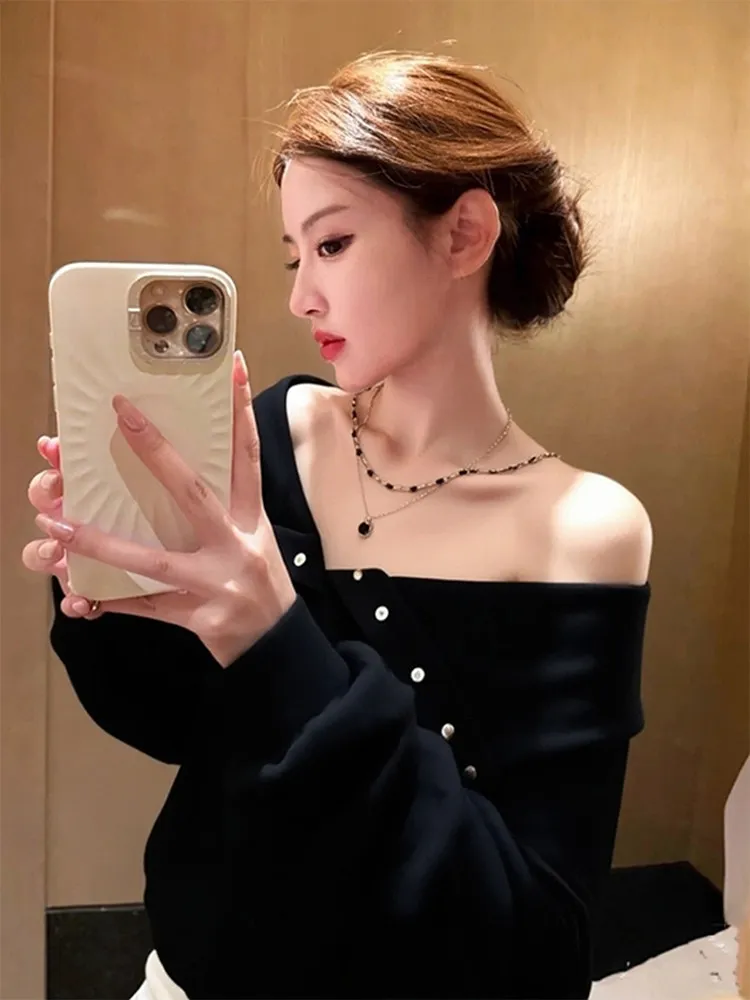 

Ele oulder Bared Knitted Sweater Women's Autumn Winter Faionable Unique Personali Inner Wear Top French Sle Regul...