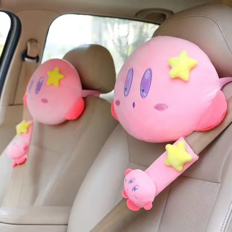 2024 nuovo cartone animato Kirby peluche poggiatesta per auto cuscino peluche per auto prodotti morbidi cartone animato Kawaii seggiolino auto poggiatesta collo cintura di sicurezza copertura