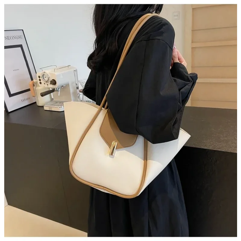 Large Capacity Soft Surface Bag for Women 2024 New Style Simple Temperament Shoulder Bag Niche Texture Wing Bag Tote Bag