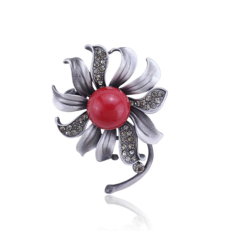 Vintage Flower Brooch With Red Faux Pearl Center And Rhinestone Inlay Antique Tin Alloy Women Coat Pin Jewelry Brooch hot