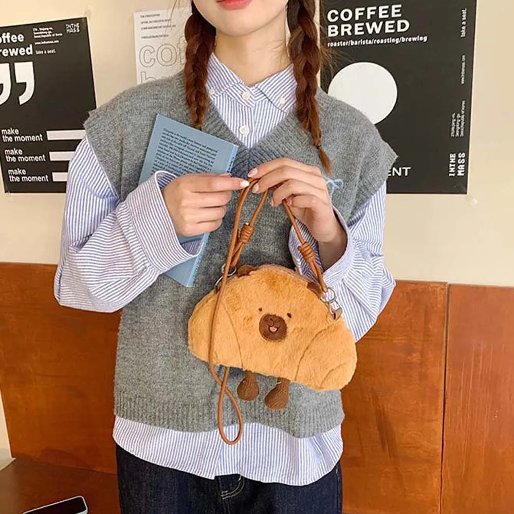 Милая сумка через плечо с капибарой, легкая мягкая плюшевая сумка через плечо с круассаном, большая вместительная пушистая креативная сумка с героями мультфильмов