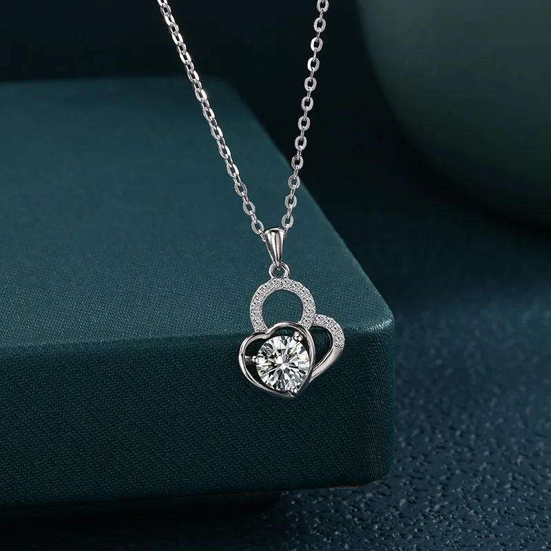 

Серебряное колье S925 с подвеской в виде сердца для женщин, с муассанитом 0,5 карата, цвет D, VVS1, ювелирное украшение, подарок