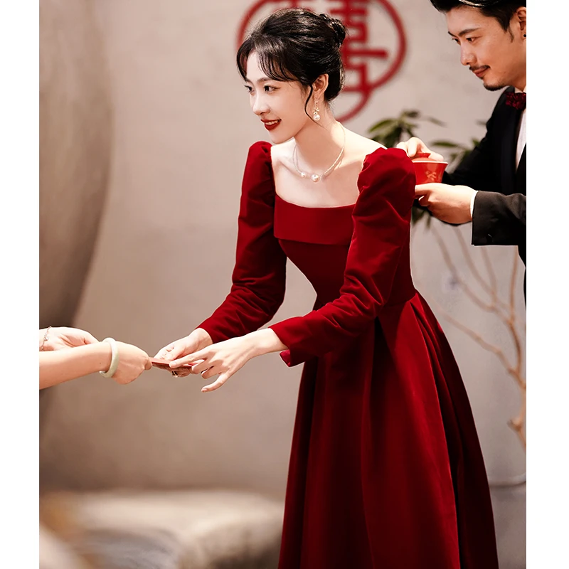 

Red Velvet Long Sve Square Collar Slimming Wedding Dr Women's New Sle 2025 Return Door Ceremony Wine Offering Gown