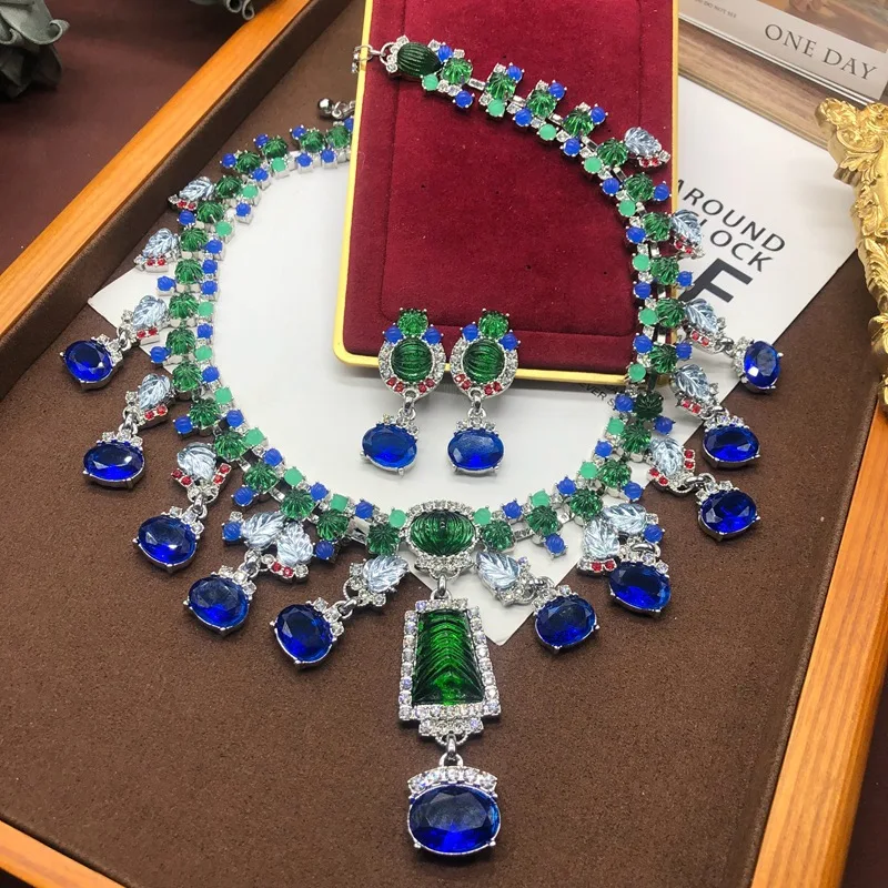 

Western Middle Heavy Industry Blue Rhinestone Gemstone Necklace Earring High End Exaggerated Luxury Clavicle Chain Jewelry Set