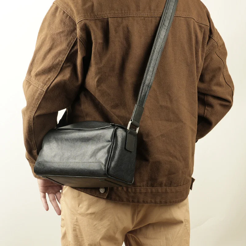 

Leisure genuine leather business casual men's simple high-end single shoulder bag, tanned cowhide crossbody pillow bag