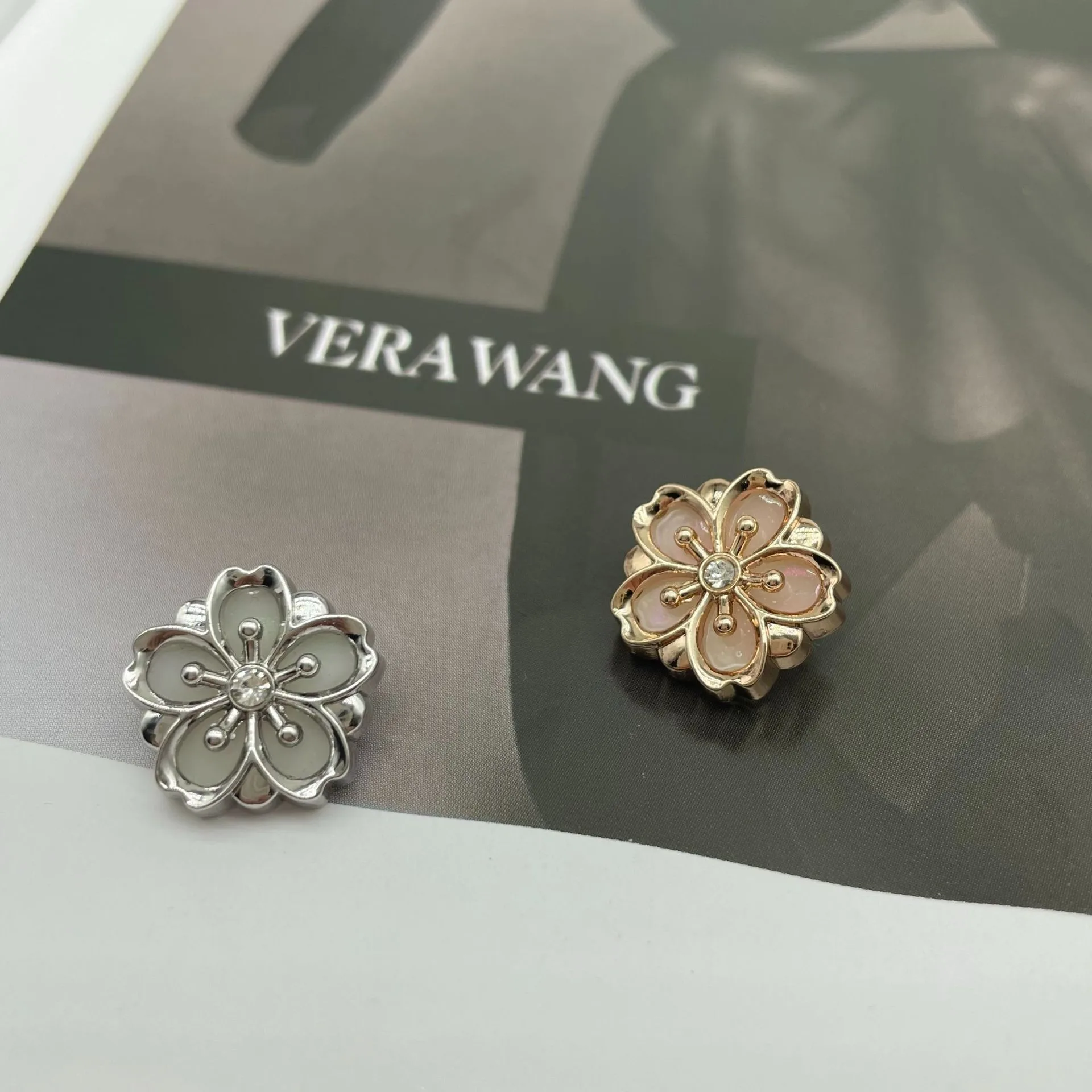 6pcs/lot Metal Buttons Flower Golden Buttons Fashion Suit Buttons Hand-stitched Coat Clothes Sewing Buttons