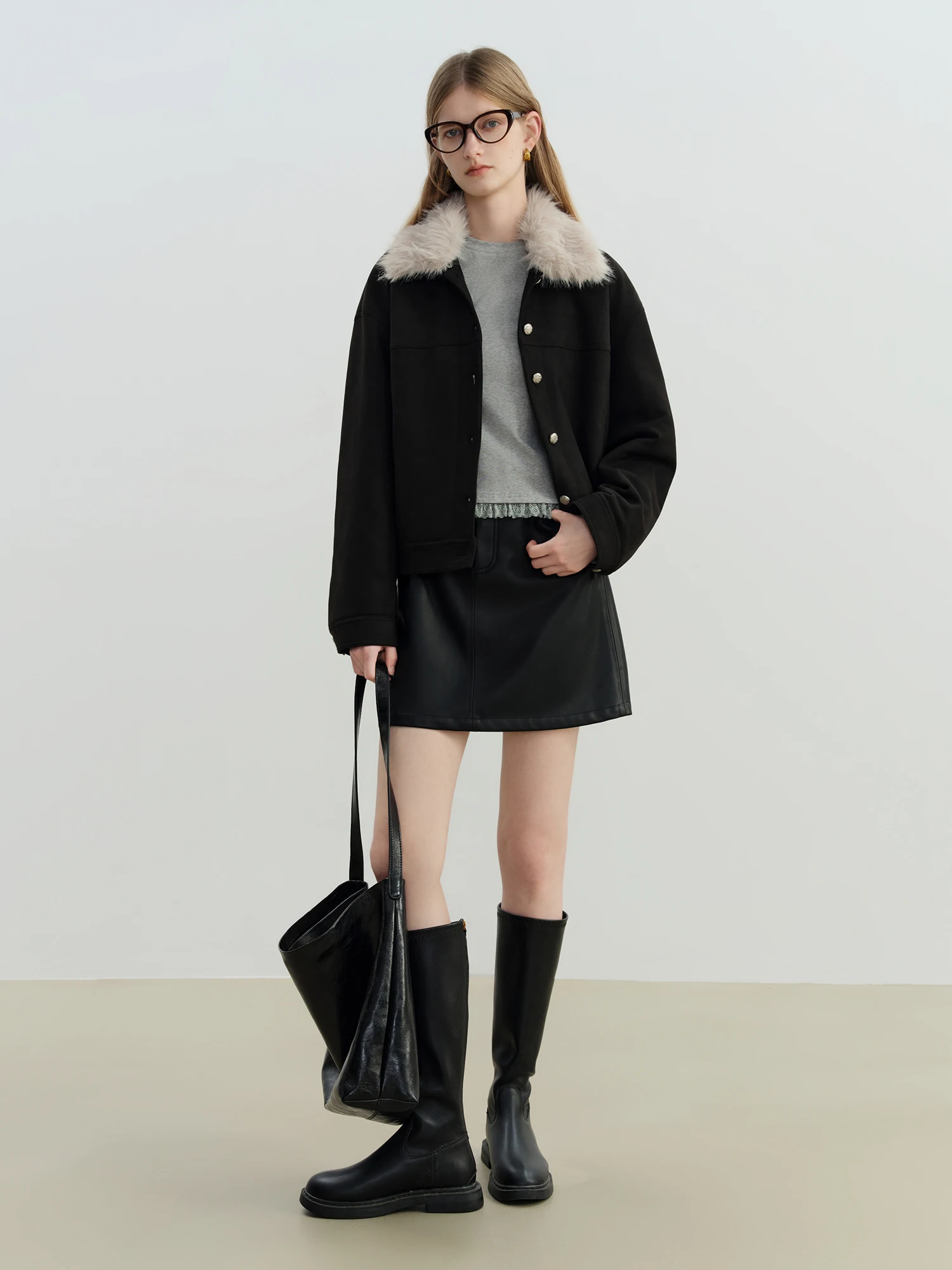 ZIQIAO Petite Women's Imitation Fox Fur Collar Faux Deerhide Down Coat 2025 Winter New Arrival Warm Stand Up Collar Outerwear