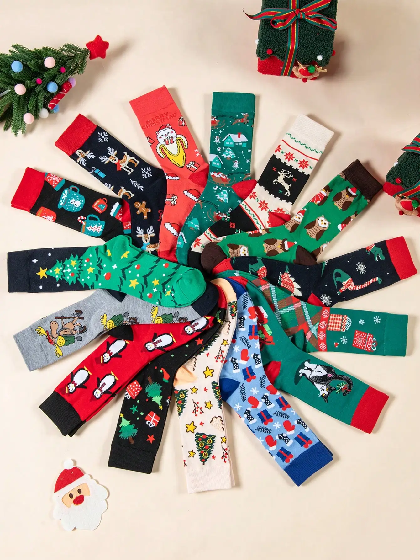 5 Pairs Christmas Themed Fun Socks Multi Pair Pack Xmas Tree Penguin Reindeer Patterns Unisex Holiday Gifting Daily Wear