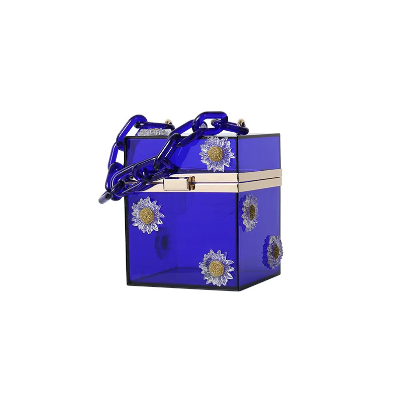 

New style daisy acrylic chain handbag for women. A fashionable and versatile transparent tote bag, box-shaped bag