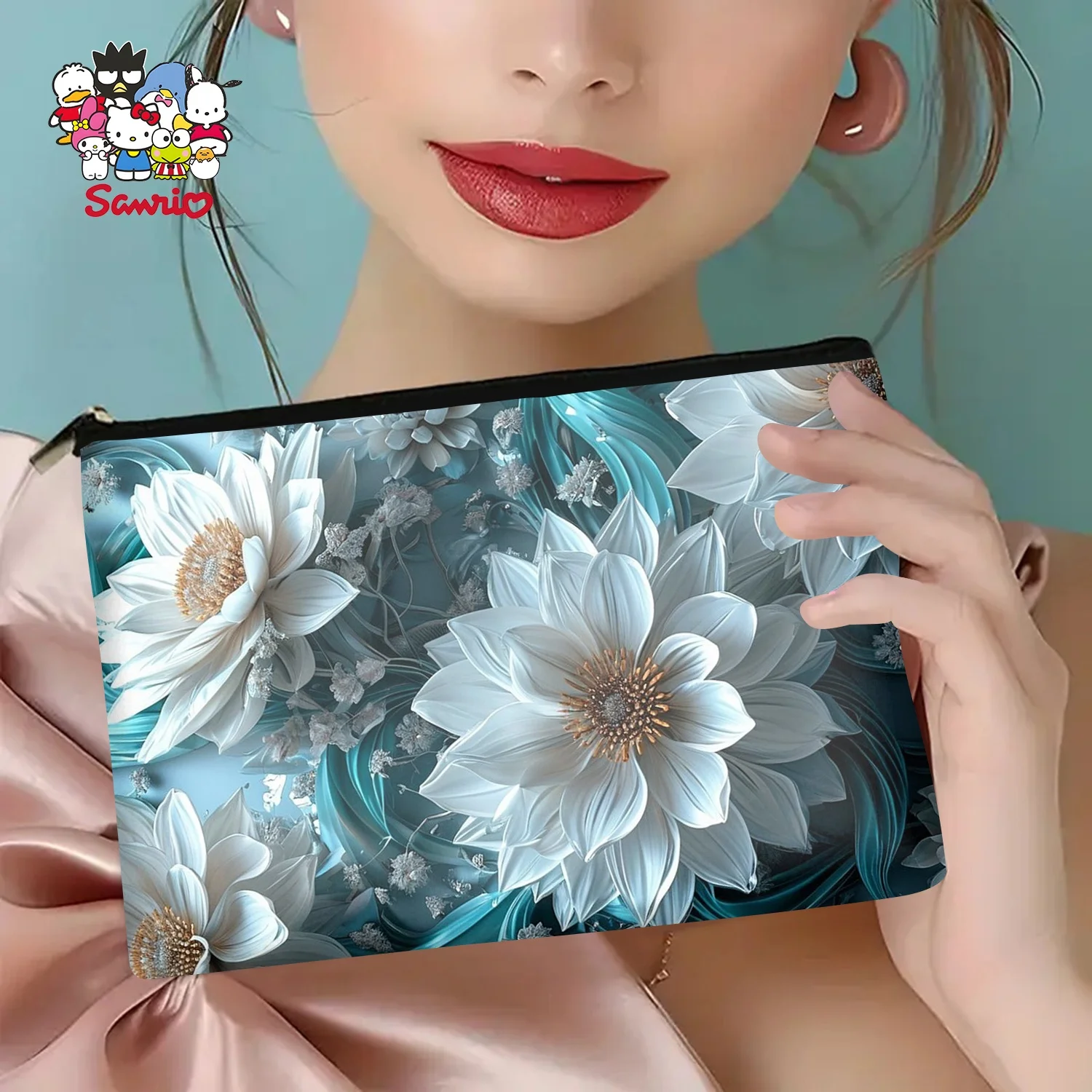 Women Bags White - Uma bolsa de maquiagem de flores