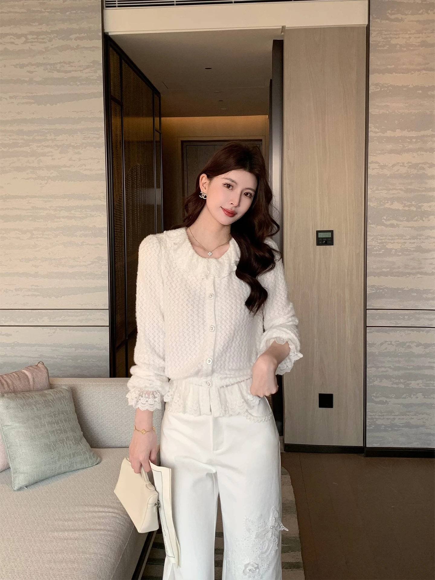 

White Knitted Base Shirt Women's Small Fragrance Style Design Sense Inner Wear New Casual Nylon Fabric Regular Fit Long Sleeve