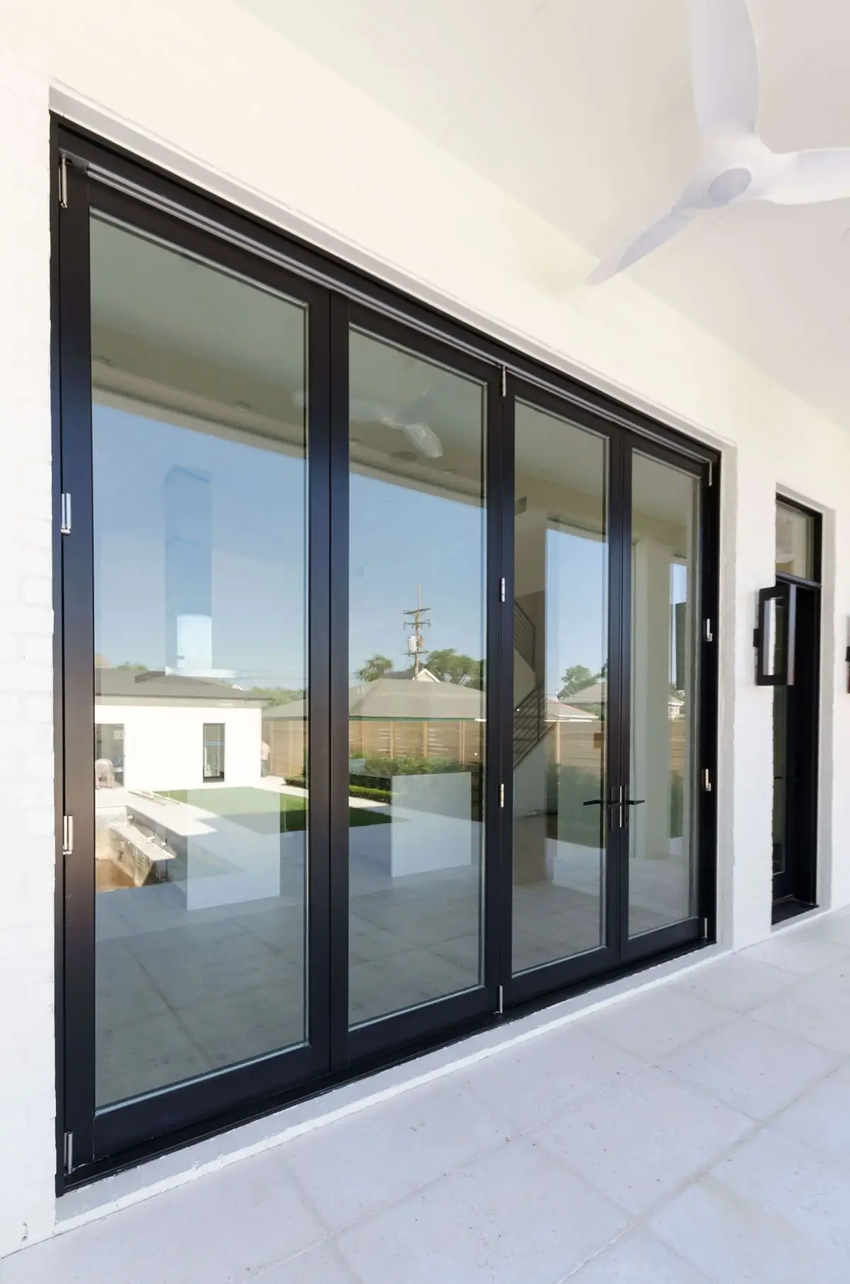 Bifold Patio Doors Powder Coating Heavy Duty Folding Doors Multi-Folable Tempered Glass Custom-made Aluminium Accordion Door