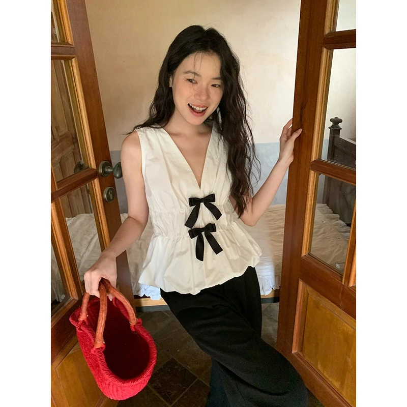 

Summer French Cute Bow Age-reducing Waist V-neck Sleeveless Top Femininity Fashionable, Elegant and Comfortable High Quality