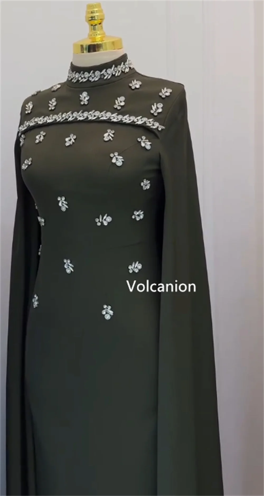 Индивидуальные платья-миди из джерси с блестками и высоким воротником, вечерние классические размеры в стиле ретро на заказ