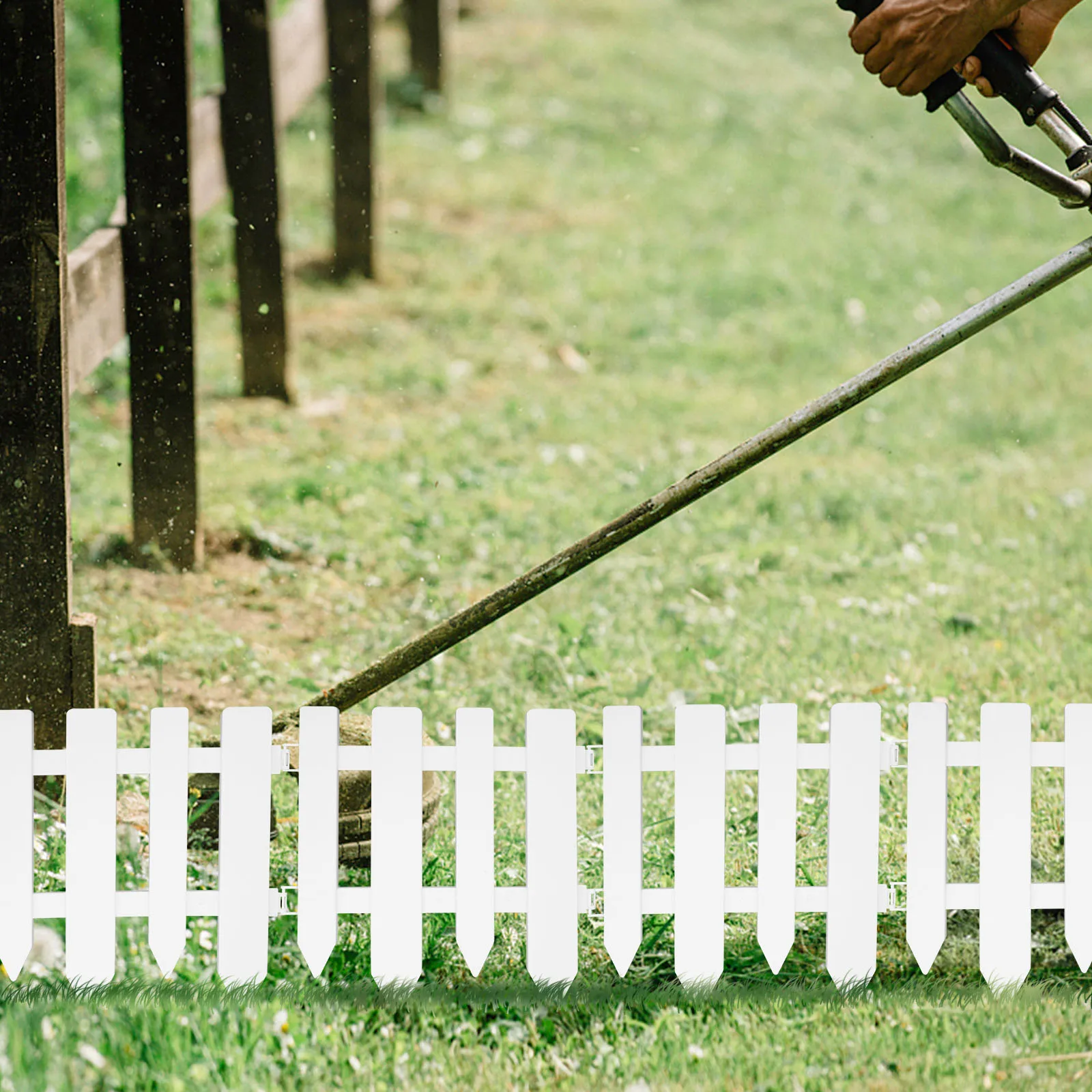 

2pcs Garden Fence Plastic Landscape Edging Border Decorative Fencing for Yard Lawn Partition Small Picket Fence Panels