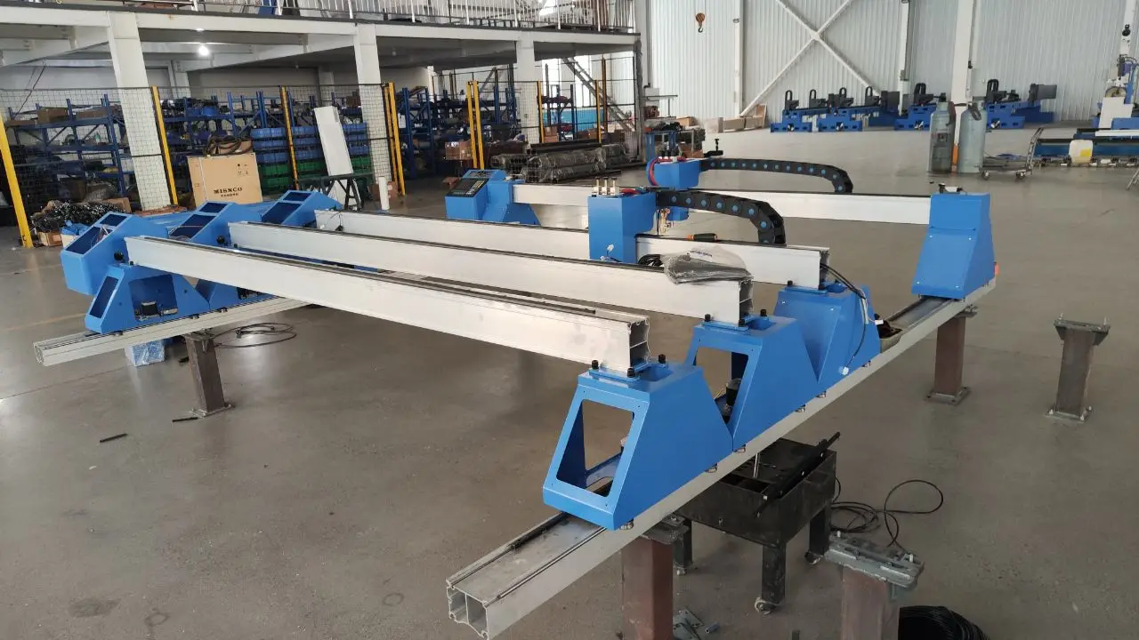 

Dual-Track Portable Cutting Hine CNC For Metal Easy To Operate With 100 A Plasma Source