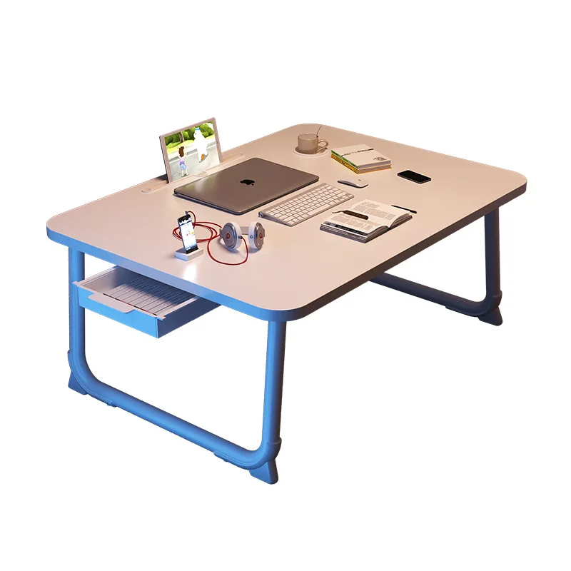 

Кровать, письменный стол, складной маленький, компьютер в студенческом общежитии, небольшой столик, домашний офис