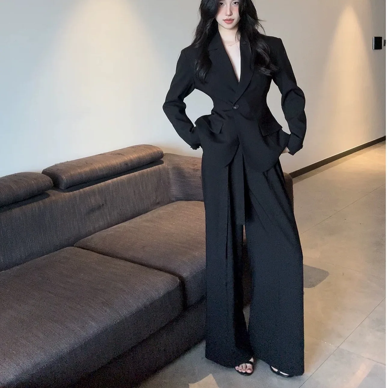 

Корейский шикарный весенне-осенний костюм с высокой талией, топ и широкие брюки, комплект из двух предметов, женский модный дизайн для поездок на работу