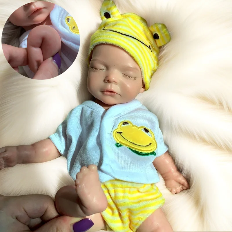 

26cm Washable Soft Solid Silicone Reborn Girl Doll With Rooted Eyelashes 3D Painted Skin Soft Touch Lifelike Bebe Reborn Doll