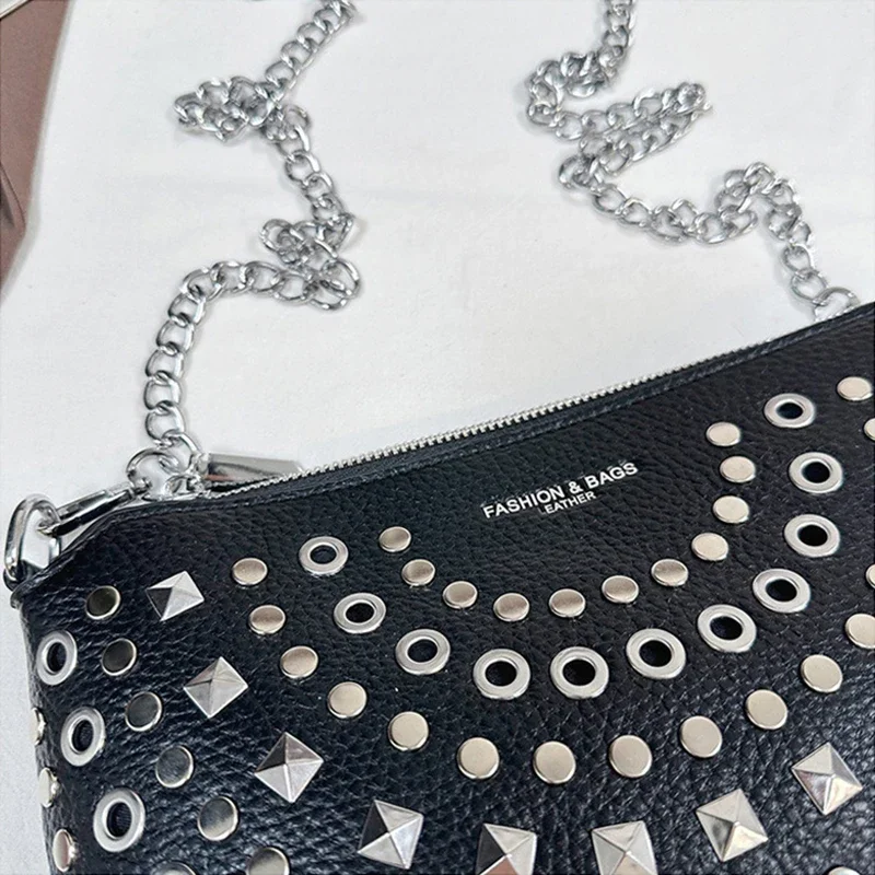 Europäische und amerikanische Schultertasche mit Nietenkette, Damenmode, cooler Street-Style, Umhängetasche, große Kapazität, Pendler-Handtasche – Detail 4