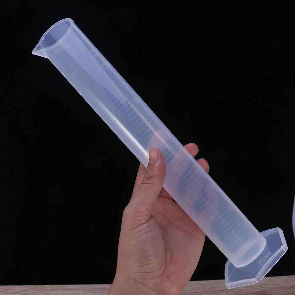 

5pcs Plastic Graduated Measuring Cylinder 10Ml 25Ml 50Ml 100Ml 250Ml Tool Wide Rim Tapered Spout Roll-Resistant
