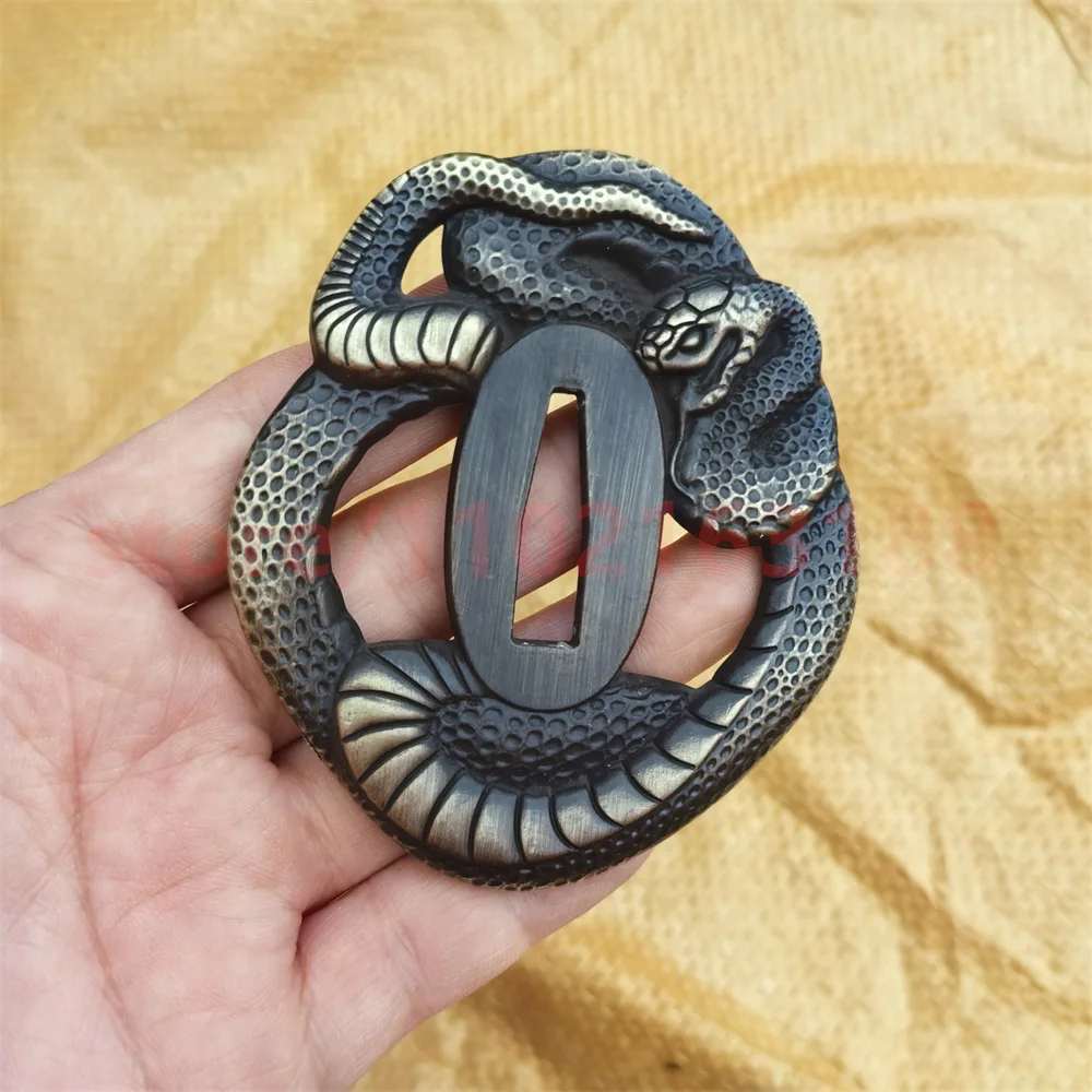 

Изысканная змеиная тема, сплав Tsuba, защита для рук для настоящего Японии, японского самурая, катаны, меча, аксессуары, хорошие детали