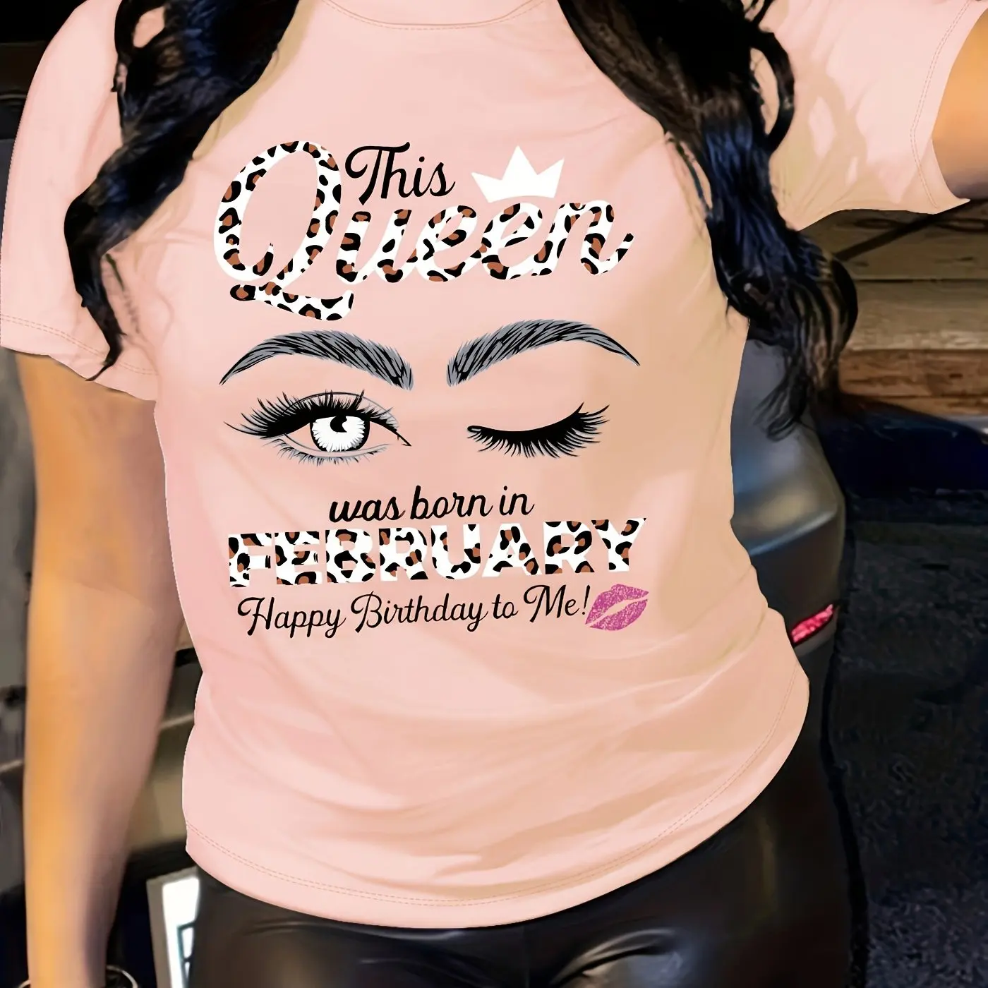 T-shirt con stampa di lettere e occhi, top casual girocollo a maniche corte per l\'estate e la primavera, abbigliamento da donna alla moda in stile