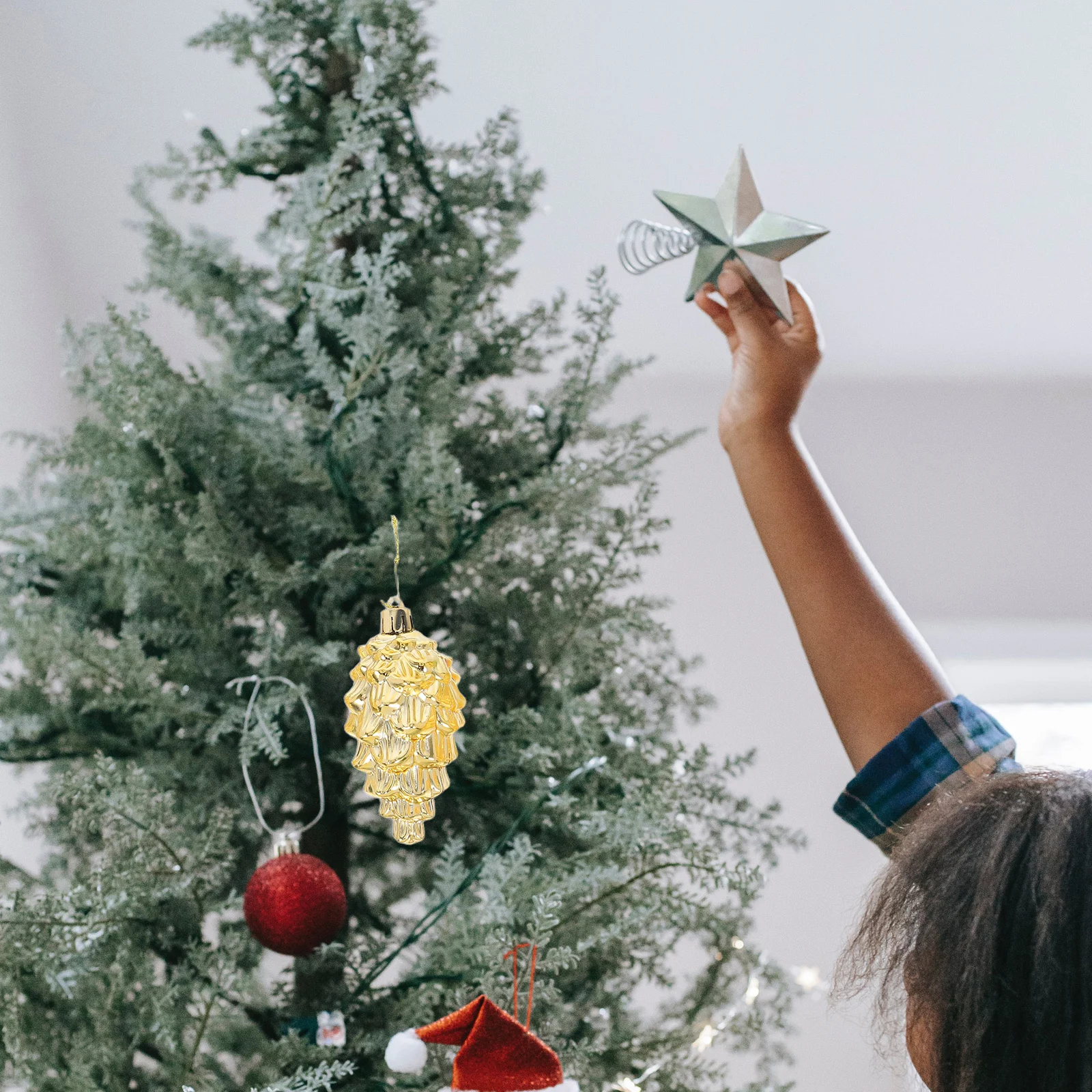 

6Pcs Shimmering Electroplated Pinecone Ornaments Glitter Christmas Tree Hanging Decor Indoor Outdoor Seasonal Display