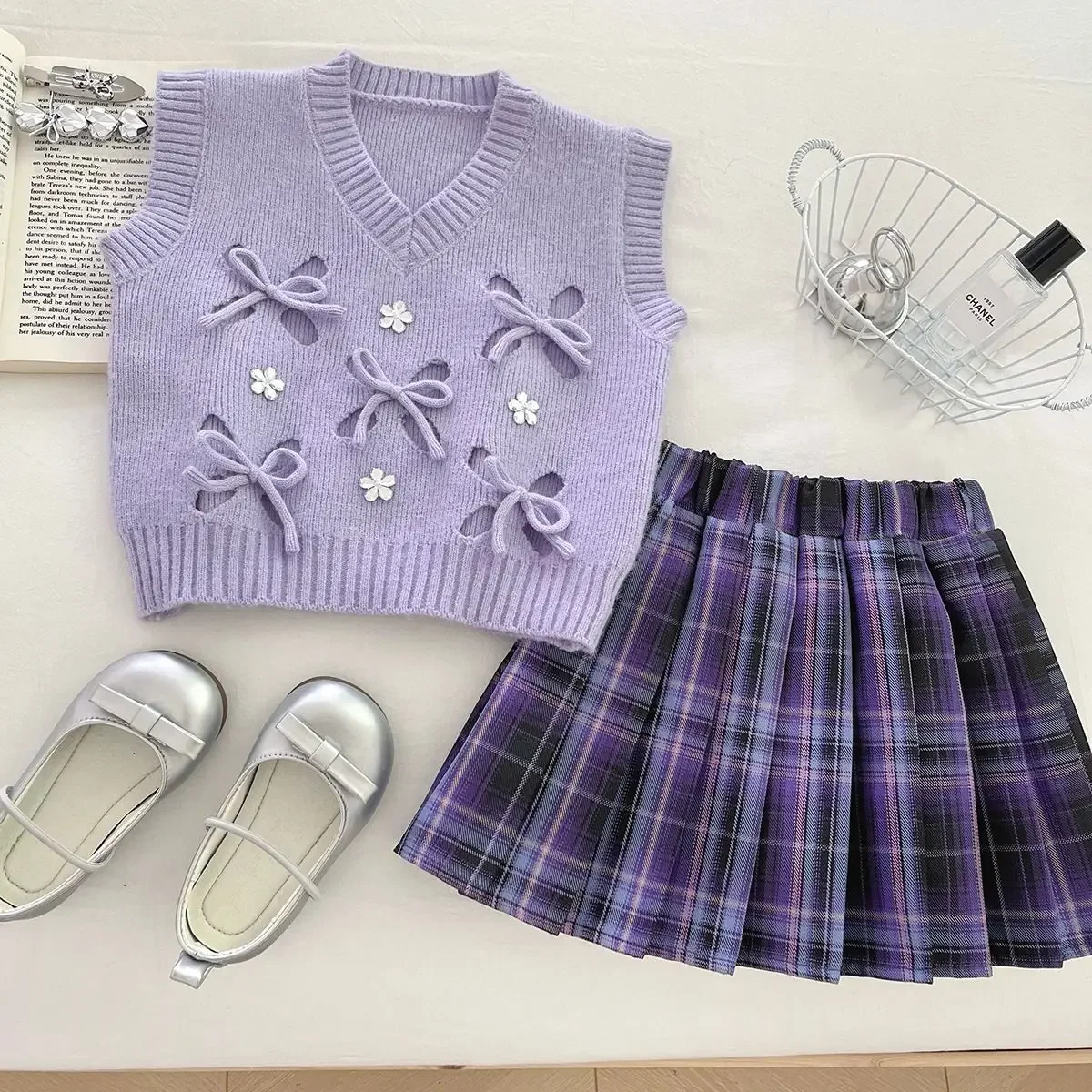 

Spring and Autumn Girls Set Fashionable Children's Purple Knitted Vest Shirt And Pleated Skirt College Style Three Piece Set