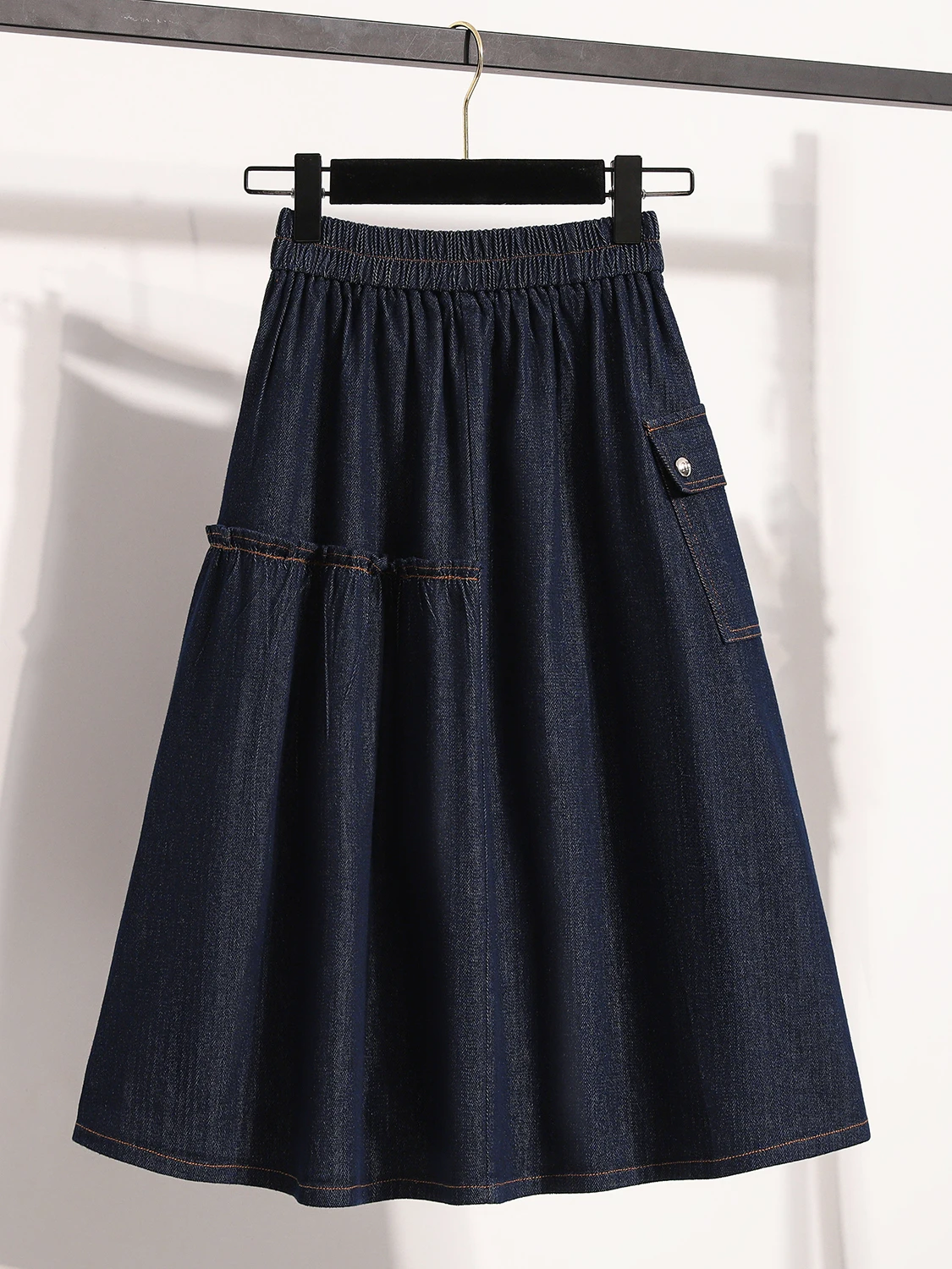 

Весенняя джинсовая юбка свободного кроя средней длины для женщин больших размеров, расклешенная, с эластичной талией, в корейском стиле, для повседневной носки