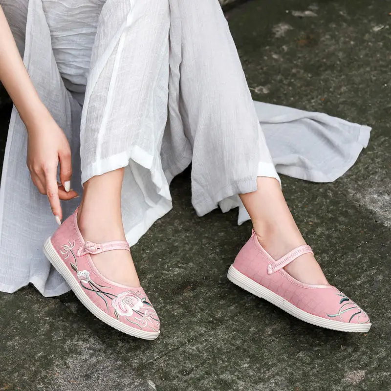 Zapatos antiguos, zapatos bordados, zapatos antiguos de tela de Beijing, suela suave, cómodos zapatos étnicos Hanfu, zapatos bordados de estilo chino