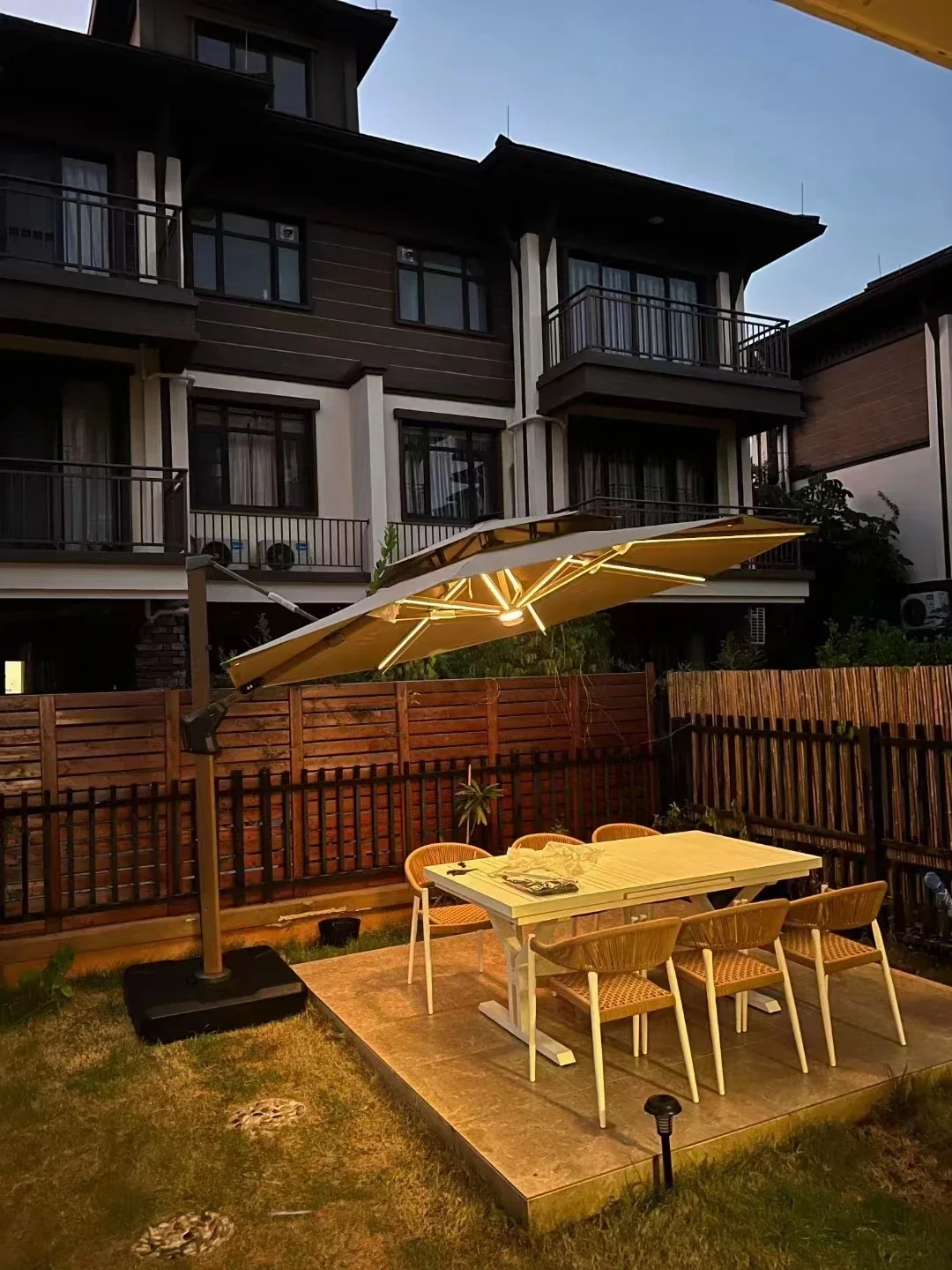 Cantilever Garden Custom Wholesale Parasol Large Patio Outdoor Umbrellas Led For Big Patios With Stand