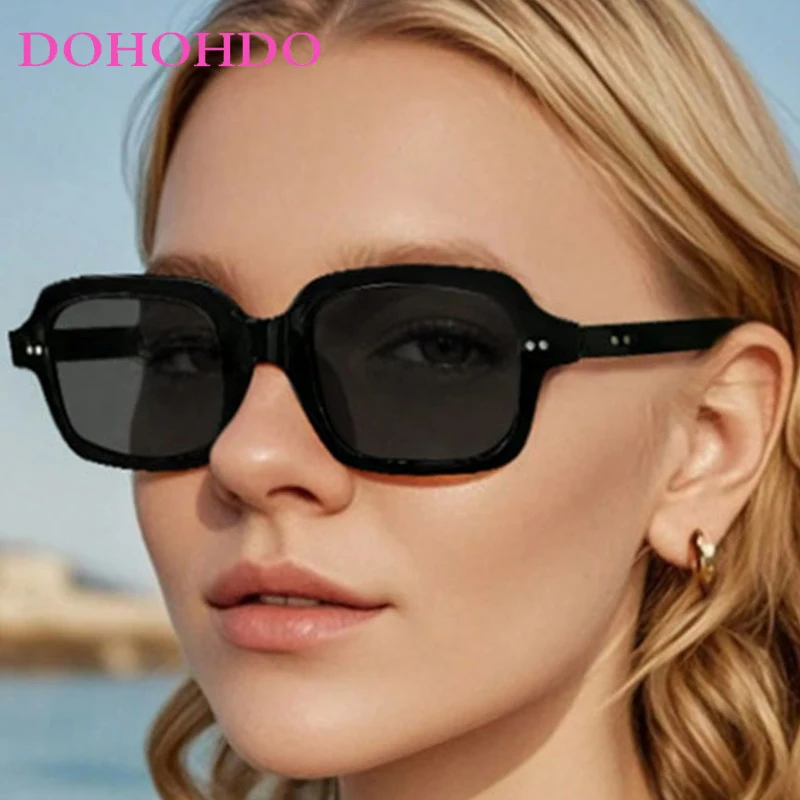 

Trendy Rivets Decorate Square Small Frame Sunglasses Women Men Brand Designer Sun Glasses Summer Traveling Driving Shades UV400