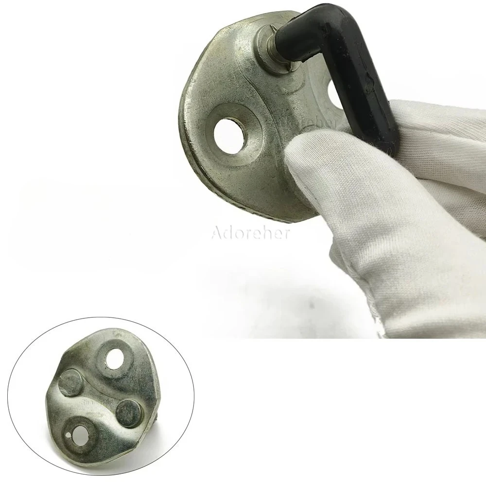 Car Door Lock For Mitsubishi Pajero Montero V31 V33 V93 Buckle Front Left Door Lock Striker Plate Replacement Part