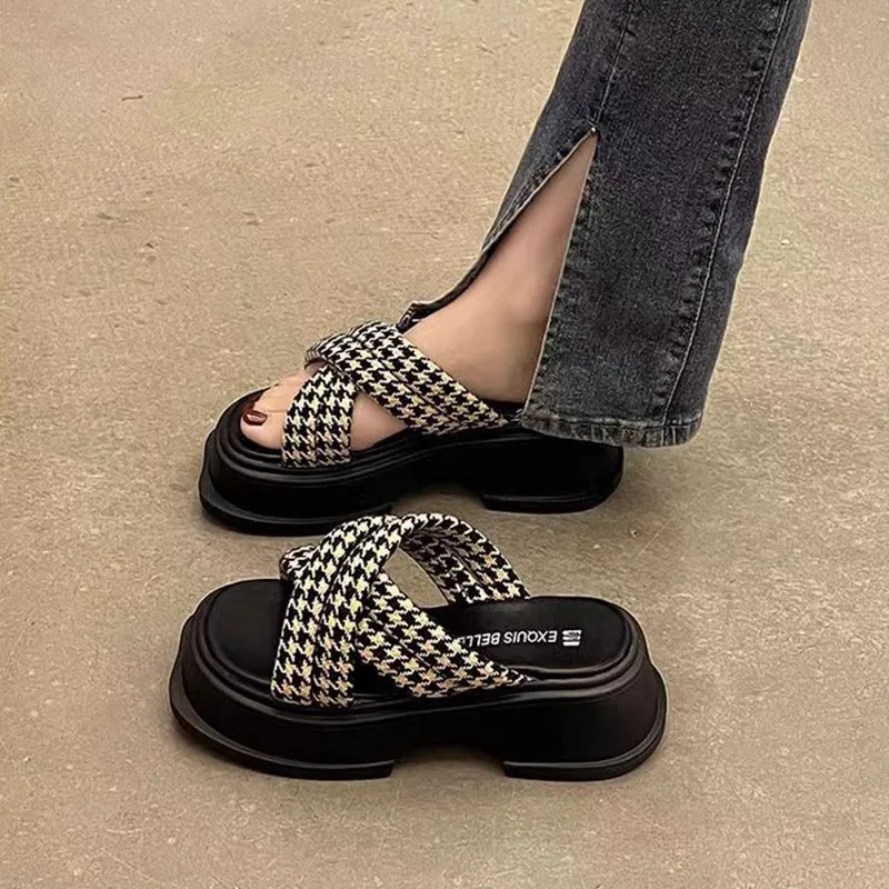 2024 Summer New Fashionable Casual Women's Sandals Cross Tie Beach Sandals Women's Home Slippers