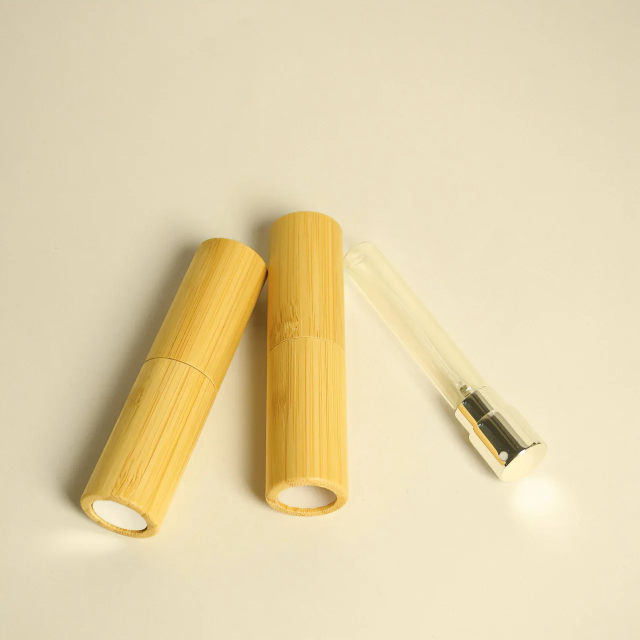 Butelka z rozpylaczem bambusowa 10ml, srebrny pojemnik, butelka do wielokrotnego napełniania, atomizer do wody do makijażu, pusty pojemnik, podróżna butelka do makijażu.