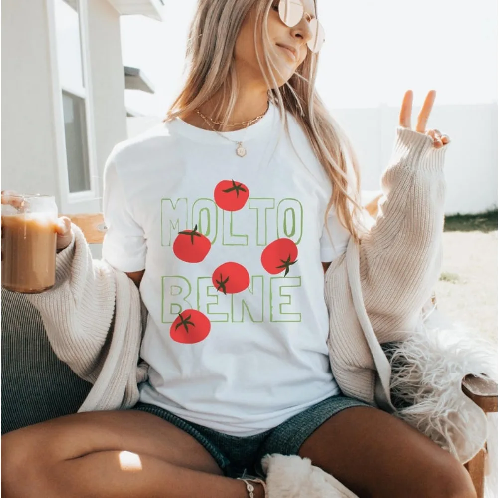 

Tomato Girl Summer T-Shirt Vintage Aesthetic Garden Lover Gift Cute Tomato Graphic Tee Foodie Shirt for Italy Women Clothing