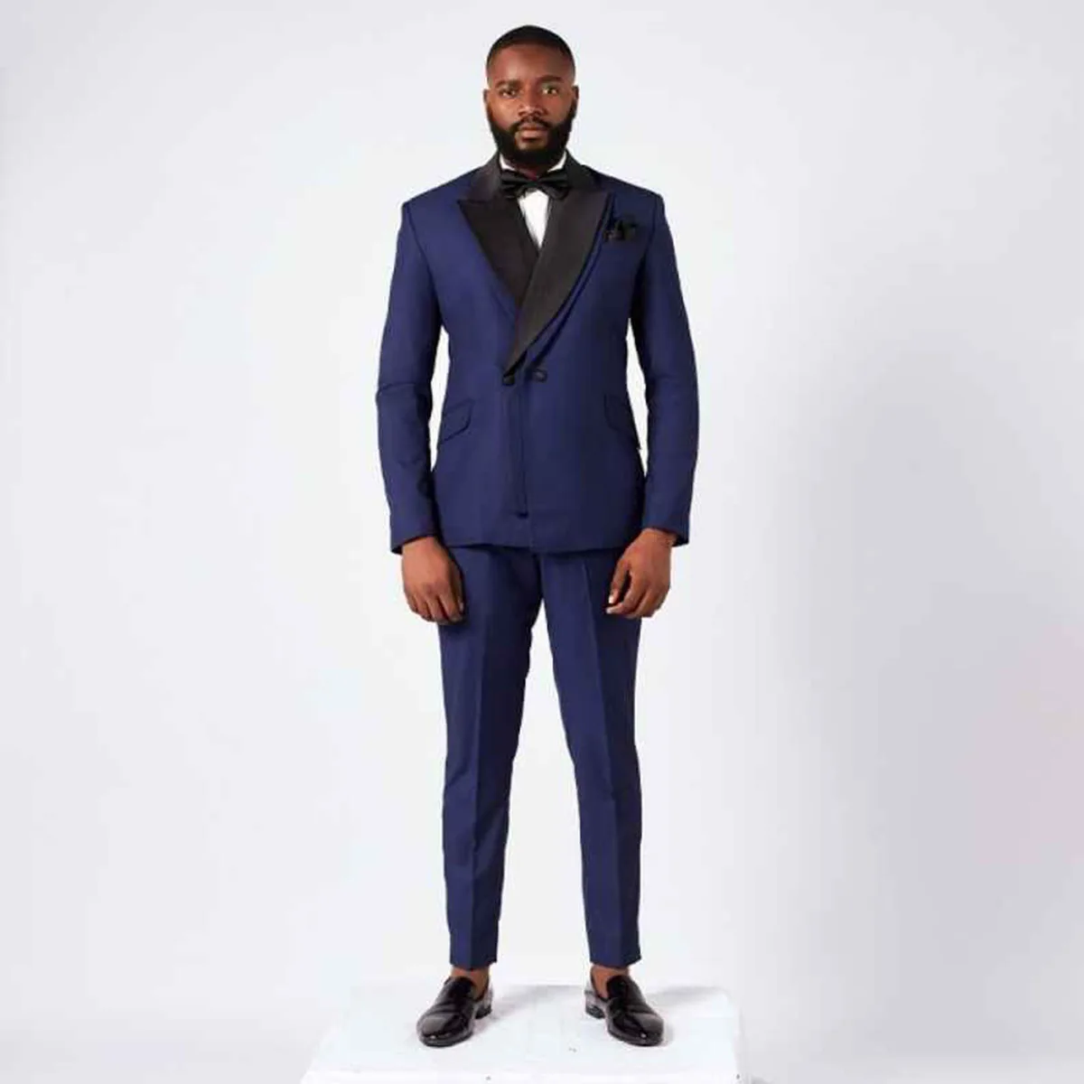 Business Formal Men Pinstripe 2 Piece Suit Double Breasted Peak Lapel Slim Fit Customized Striped Tuxedo Suit For Wedding Prom