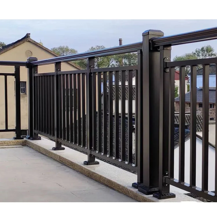 التخصيص الطراز الحديث سبائك الألومنيوم الدرابزين والدرابزين تصميم عصري أنيق لشرفة فناء الفيلا