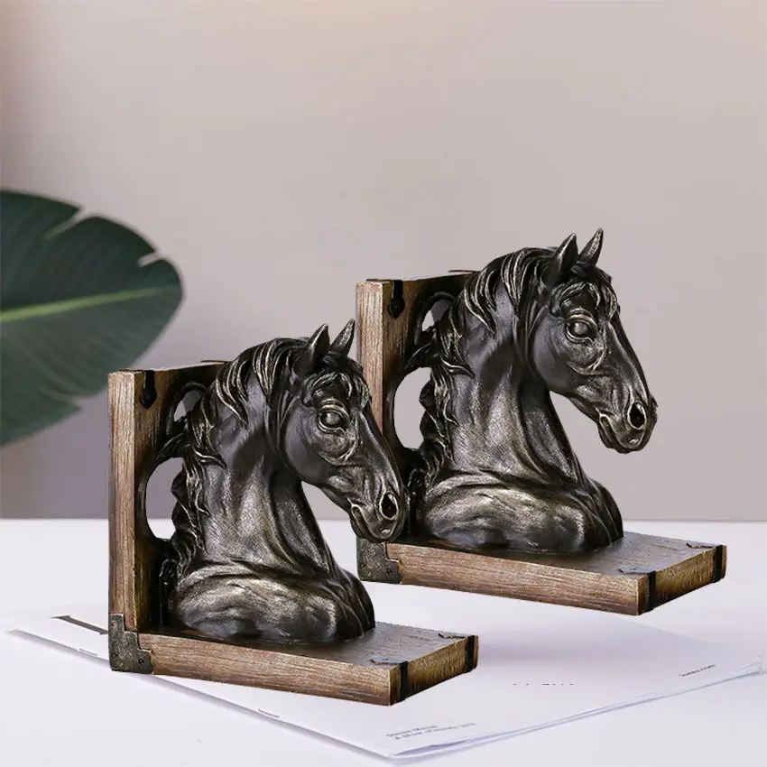 Рисунок 5 - украшение для книжной стойки с животными