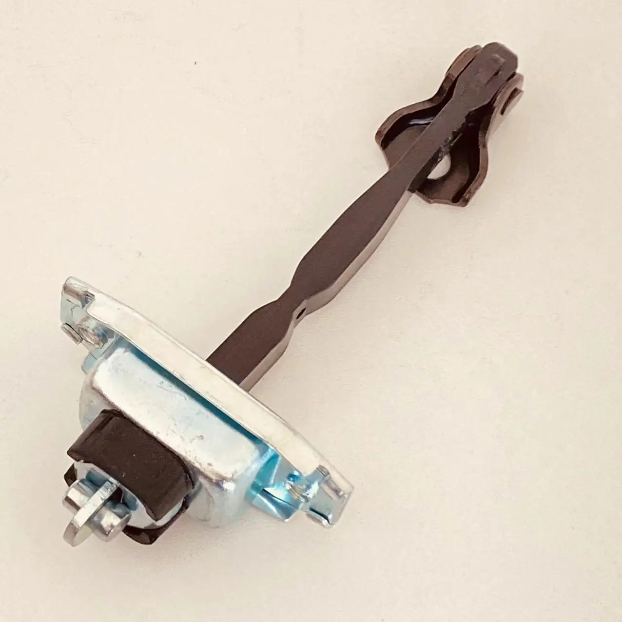 

Заглушка для ремня двери Передняя Левая Правая для Toyota Camry 68610-06080