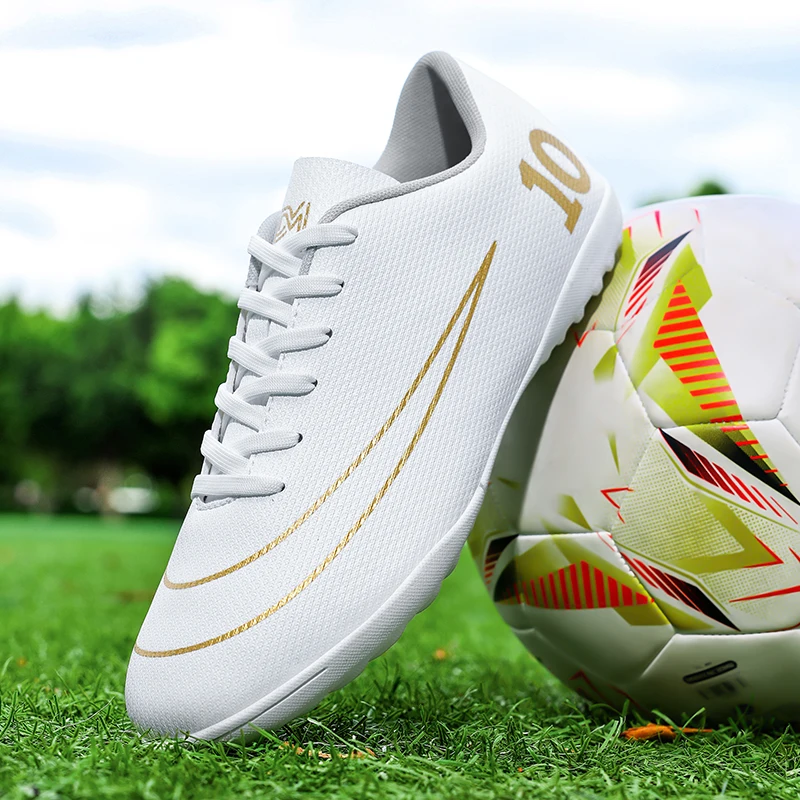 Men’s Outdoor Grass Training Ultralight Football Boots Sneakers Professional Race for Men Soccer Shoes Athletic Lightweight