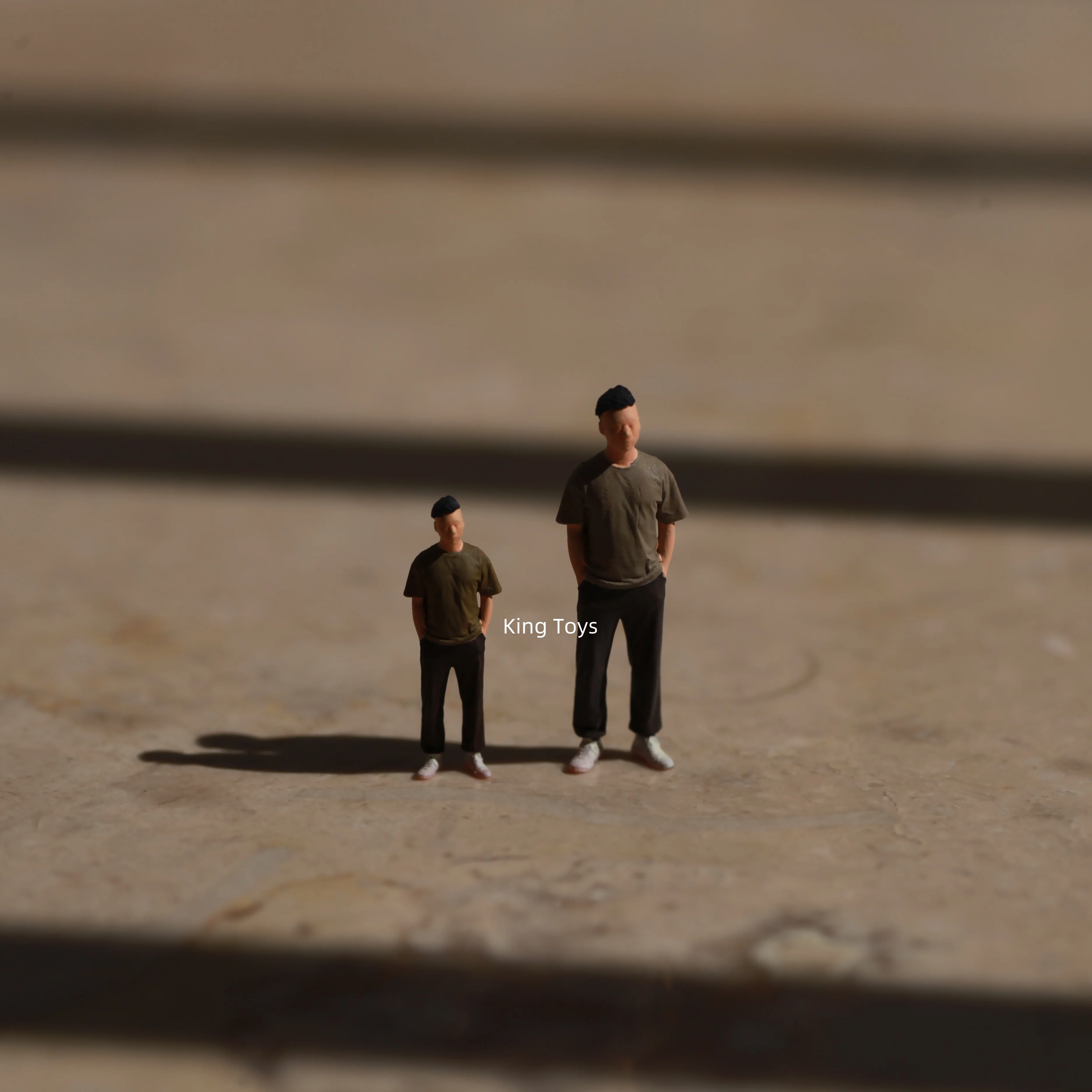 King Toys 1/64 1/87 1/43 Figurines Scale Model Resin T​-Shirt Boy Dioramas Diecast Miniature Collection