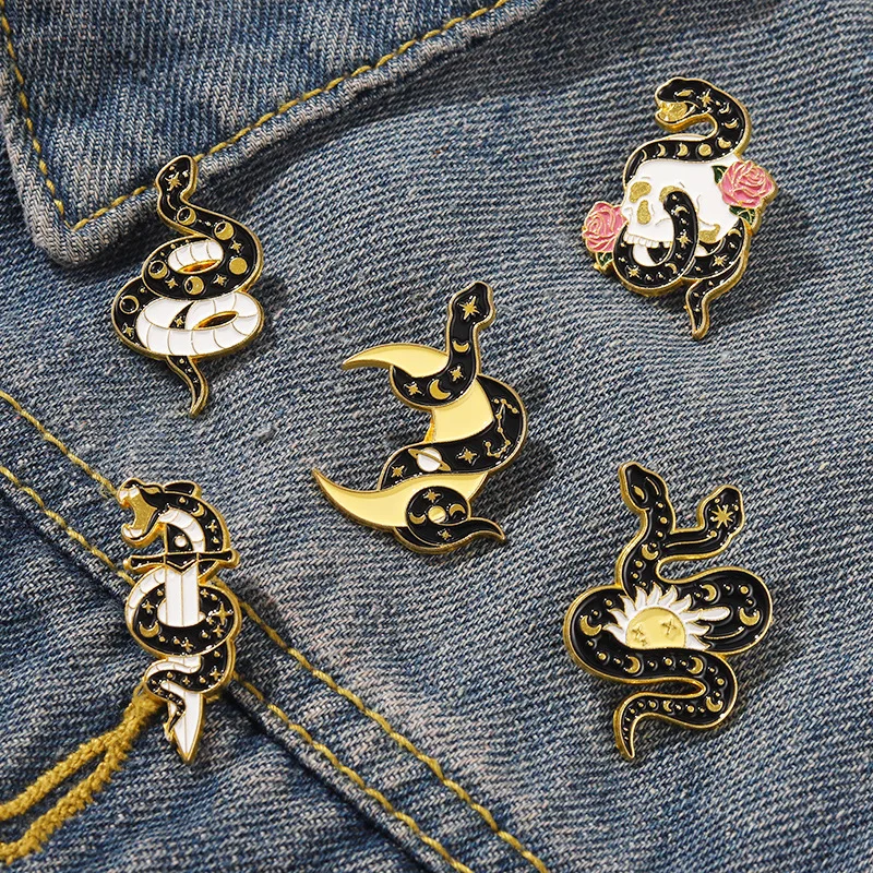 Double Headed Flower Snake Cobra Enamel Pin Custom Animal Dark Brooches Lapel Badge Bag Cartoon Reading Jewelry Gift for Friends