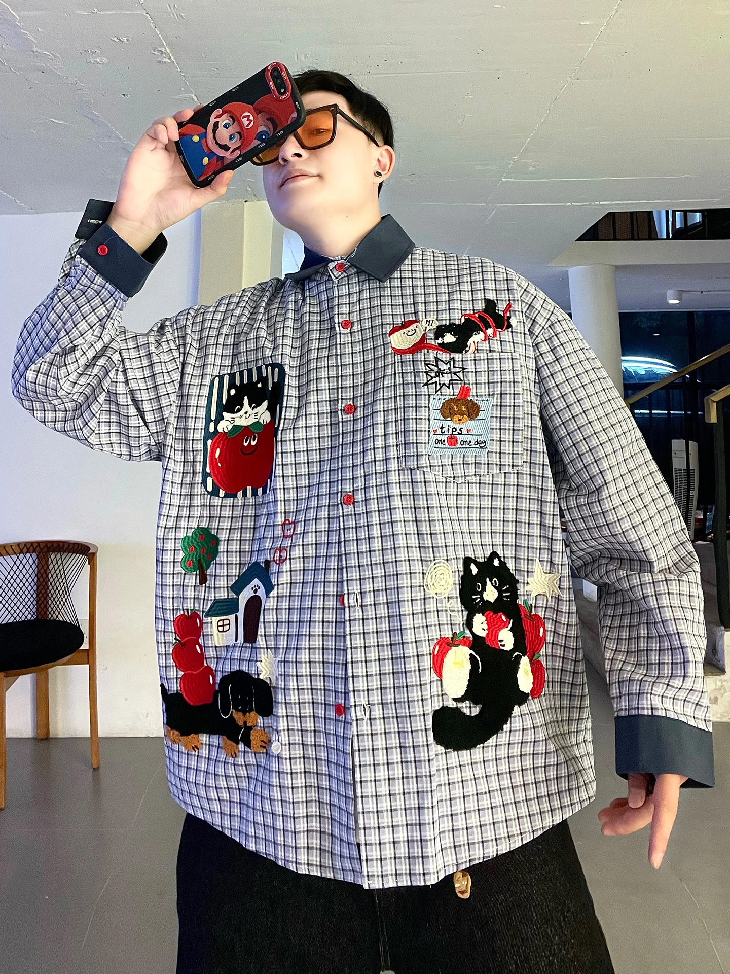 

Cartoon Long Sve irt Casual Loose Fit Embroidered Velvet Plaid Design Men Women Comfortable Breathable Cotton irt