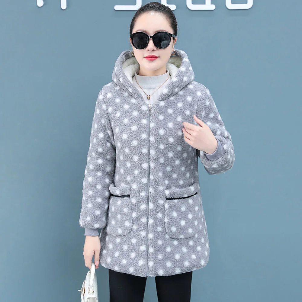 Middle-aged Women's Granular Velvet Hooded Polka Dot Coat 2024 Winter New Fashion Mother Warm Cotton-padded Clothes Tide 5XL.